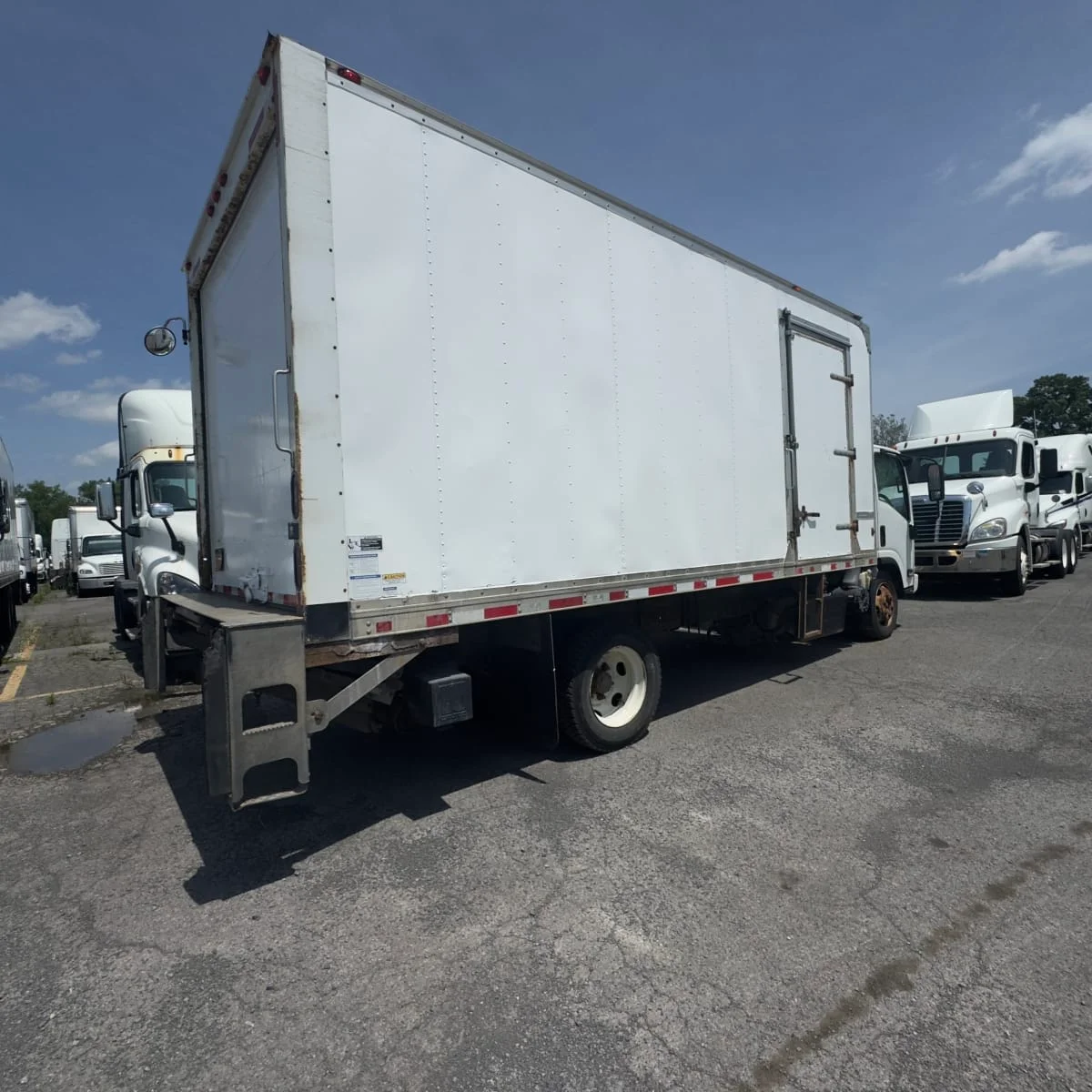 2018 Isuzu NQR in Syracuse, NY — photo 4