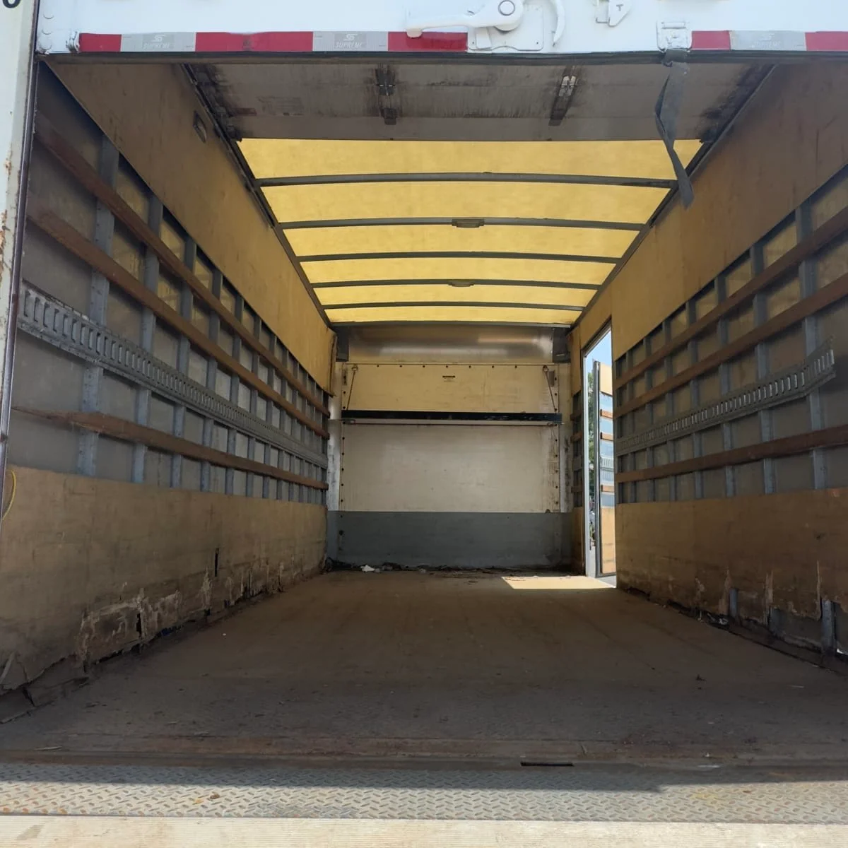 2018 Isuzu NQR in Syracuse, NY — photo 7