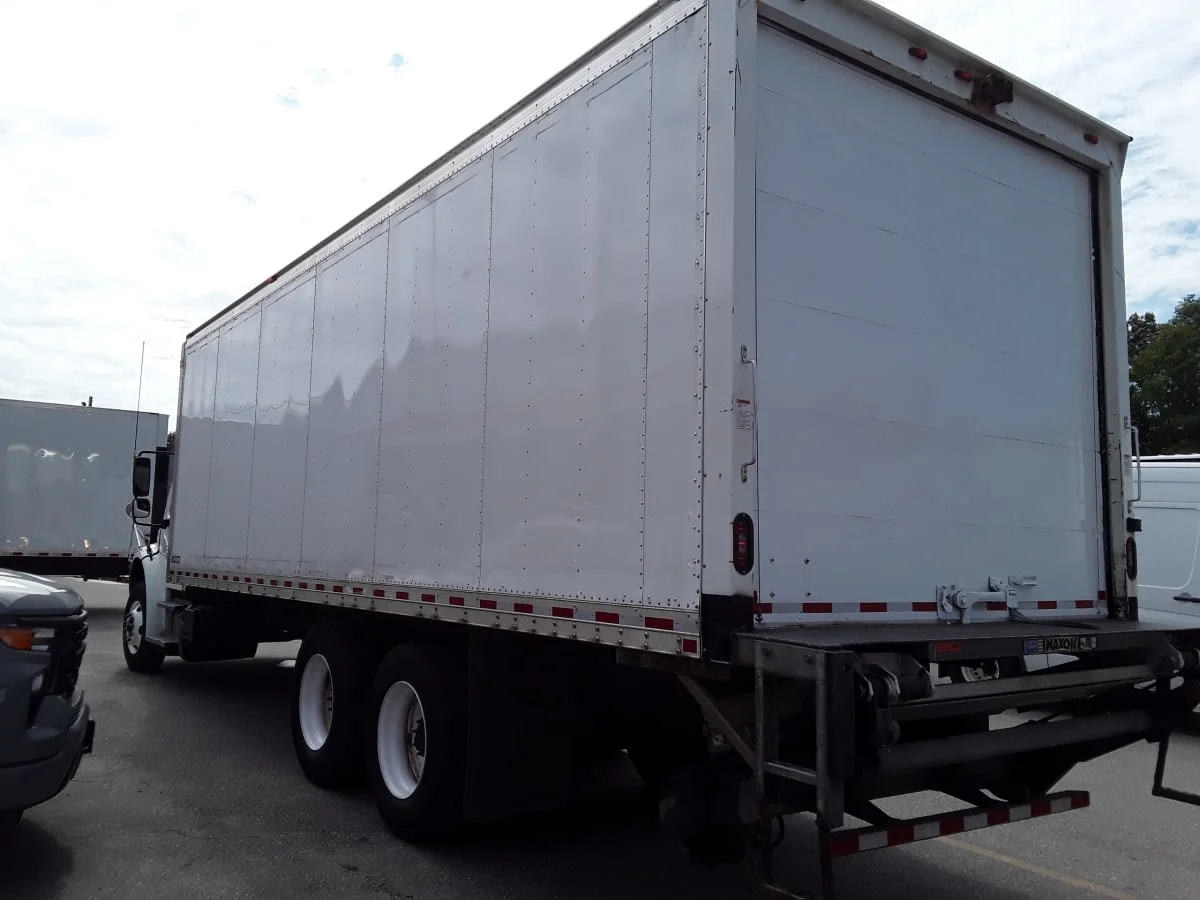 2018 Freightliner M2 106 - image 6