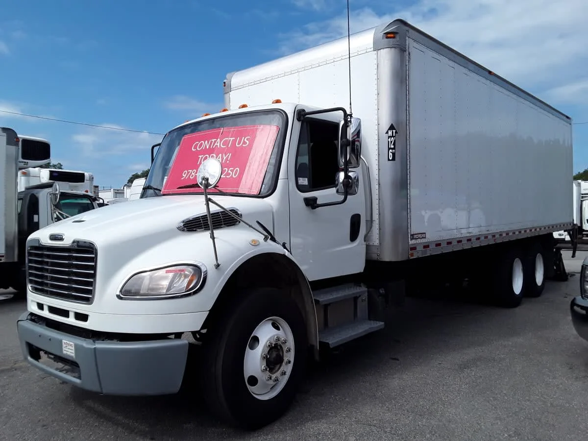 2018 Freightliner M2 106 - image 2