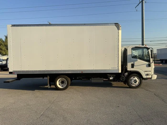 2025 Isuzu NRR - image 12