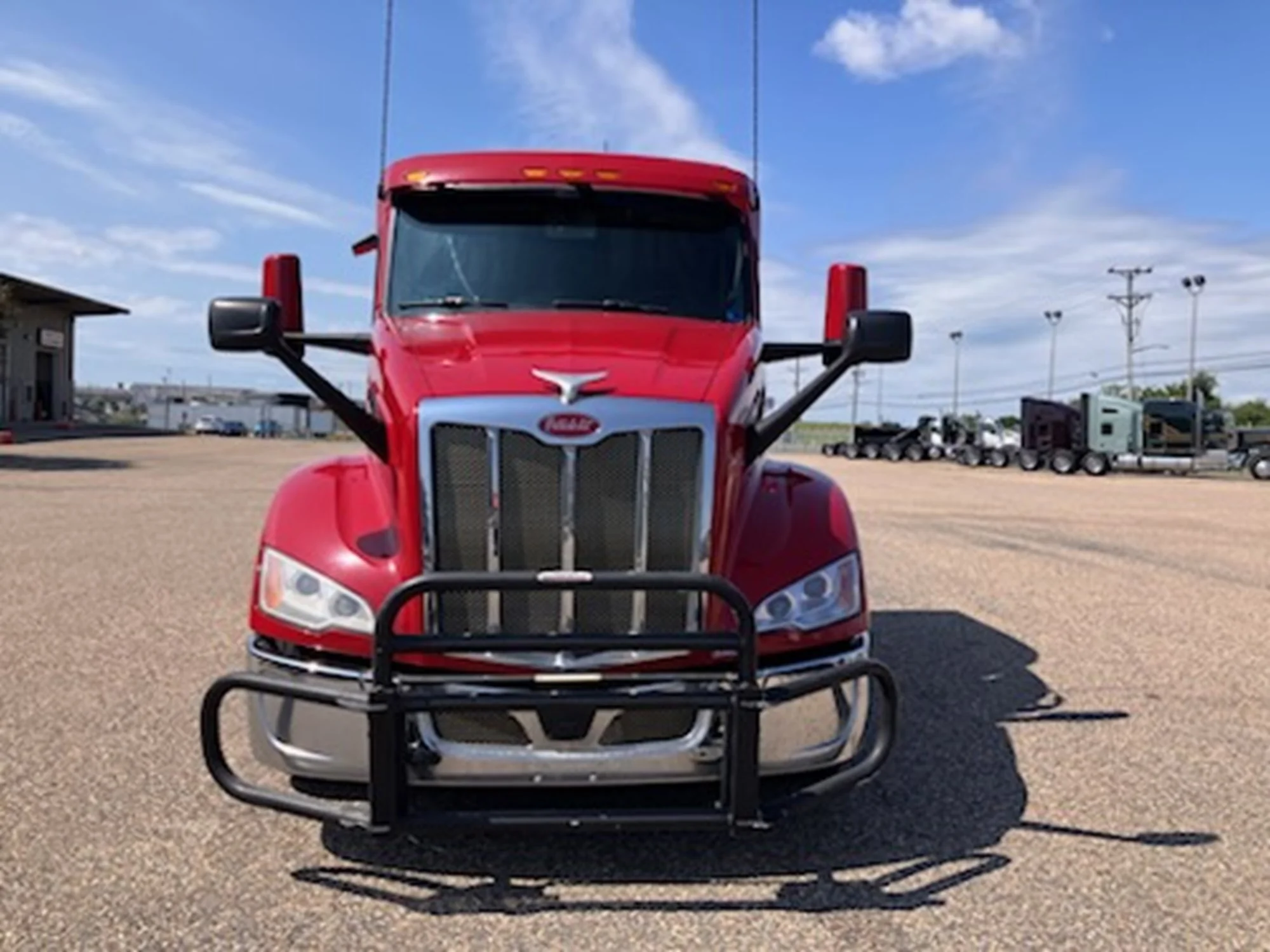 2023 Peterbilt 579 in Chesapeake, VA — photo 2