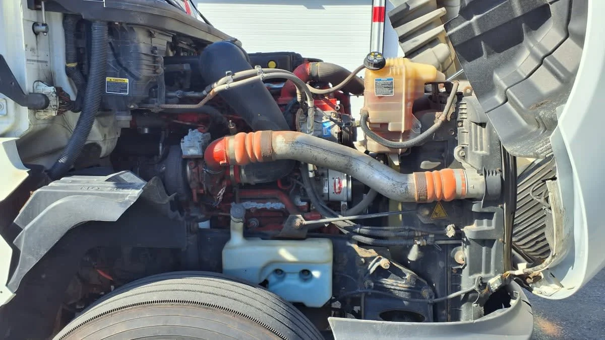 2019 International LT in Salisbury, MA — photo 9