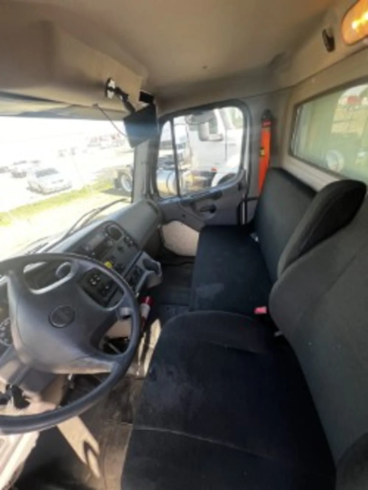 2019 Freightliner M2 106 in West Sacramento, CA — photo 8