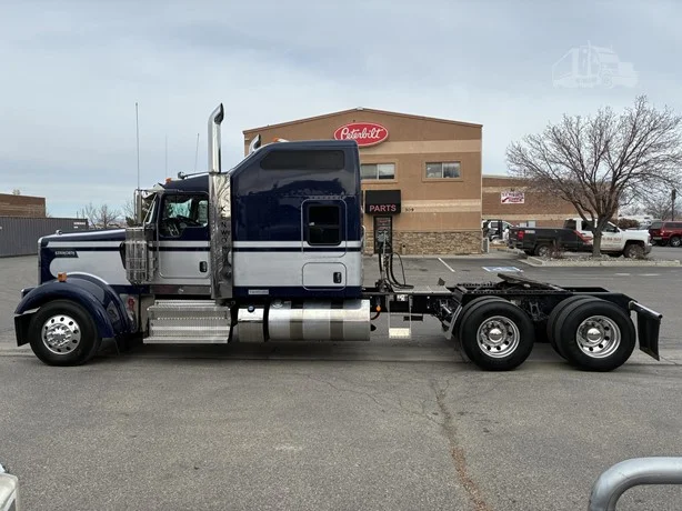 2023 Kenworth W900 in Grand Junction, CO — photo 2