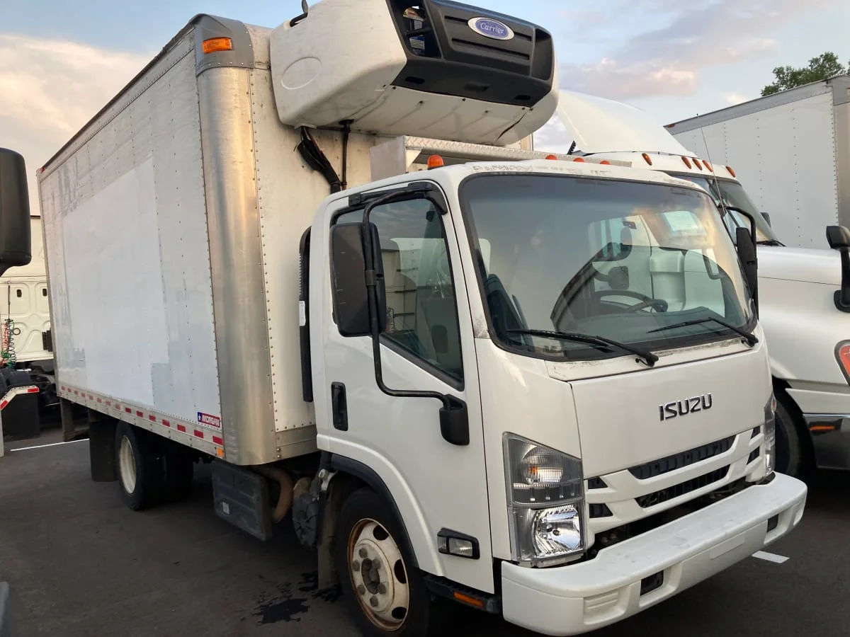 2018 Isuzu NPR - image 3