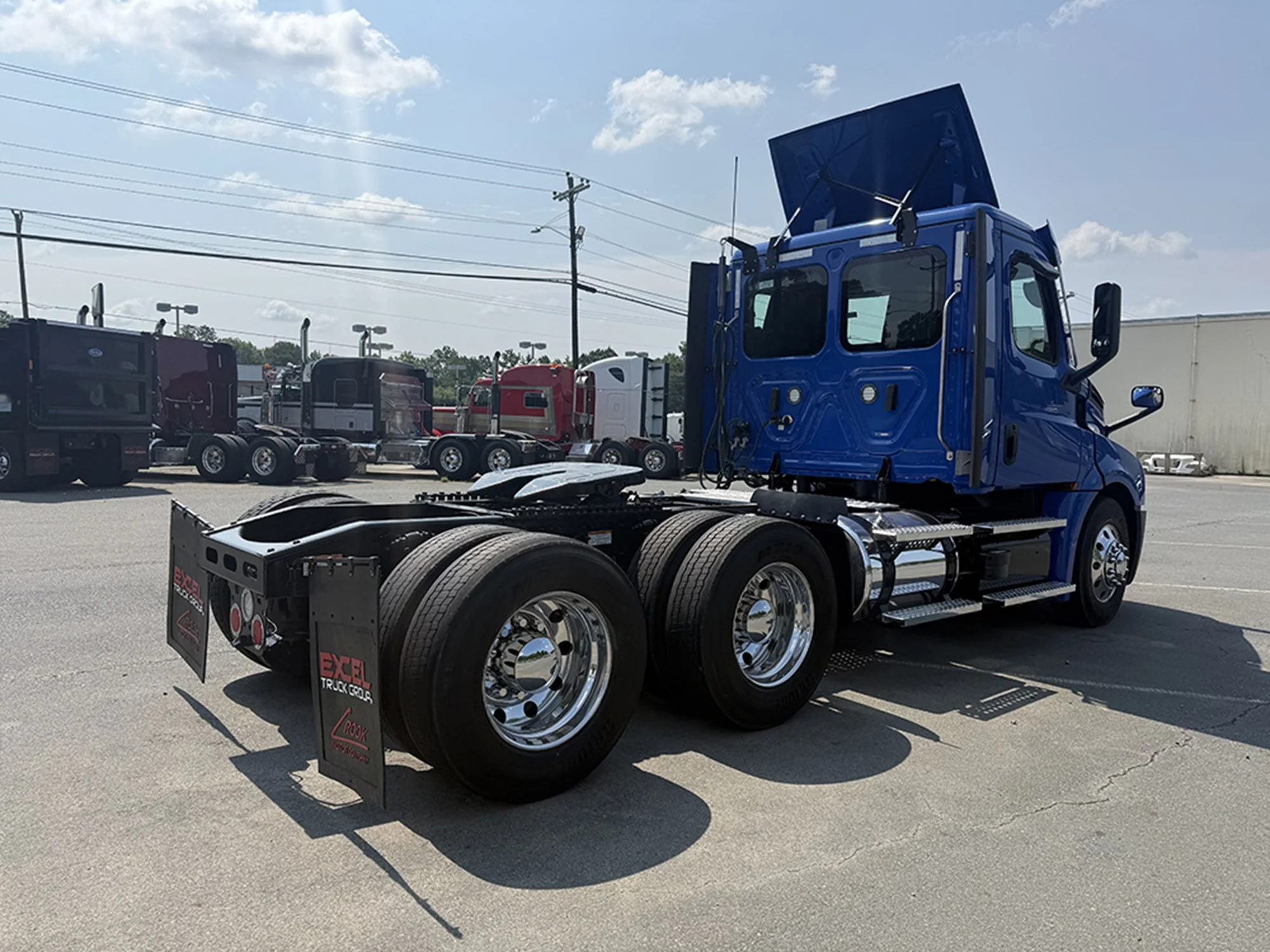 2022 Freightliner Cascadia in Charlotte, NC — photo 4