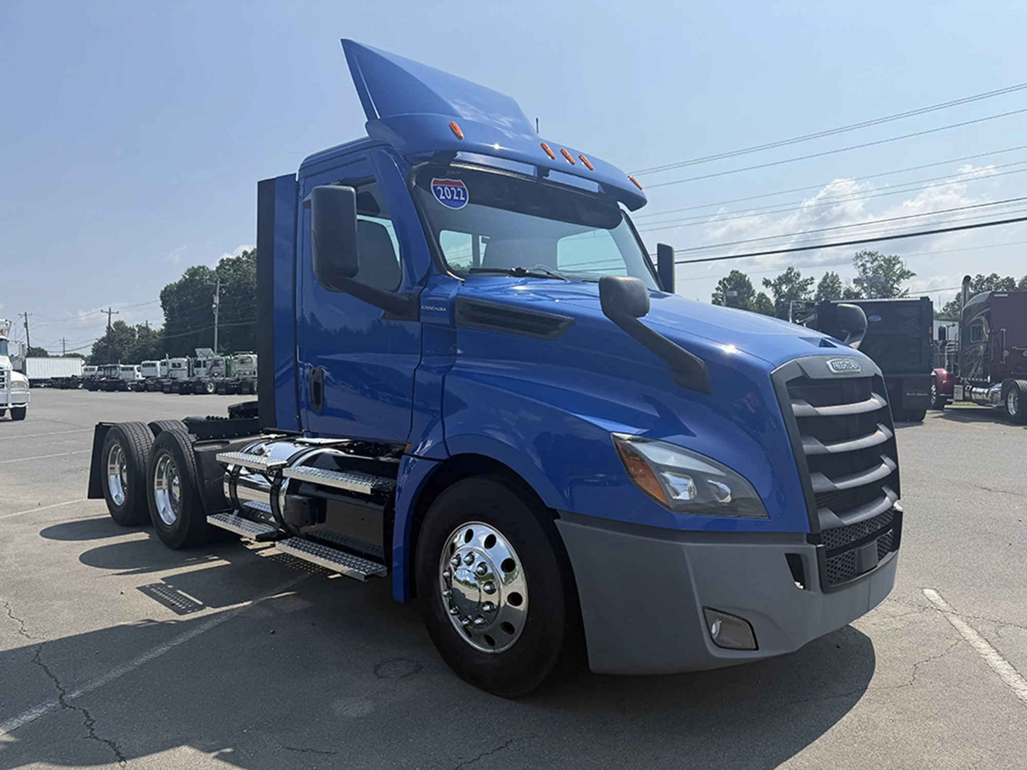 2022 Freightliner Cascadia in Charlotte, NC — photo 2