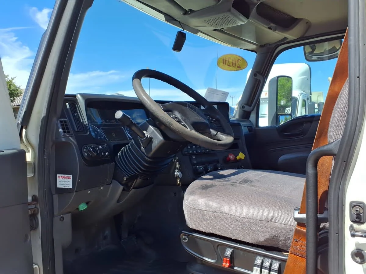 2020 International LT in Houston, TX — photo 7