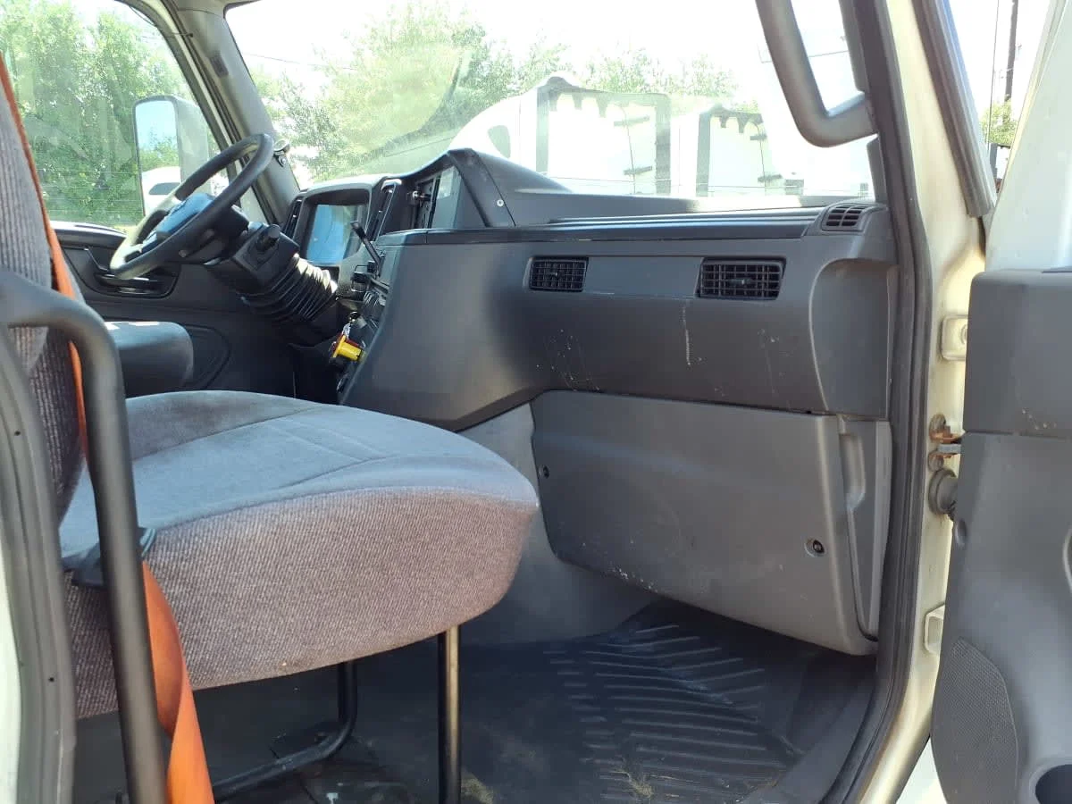 2020 International LT in Houston, TX — photo 10