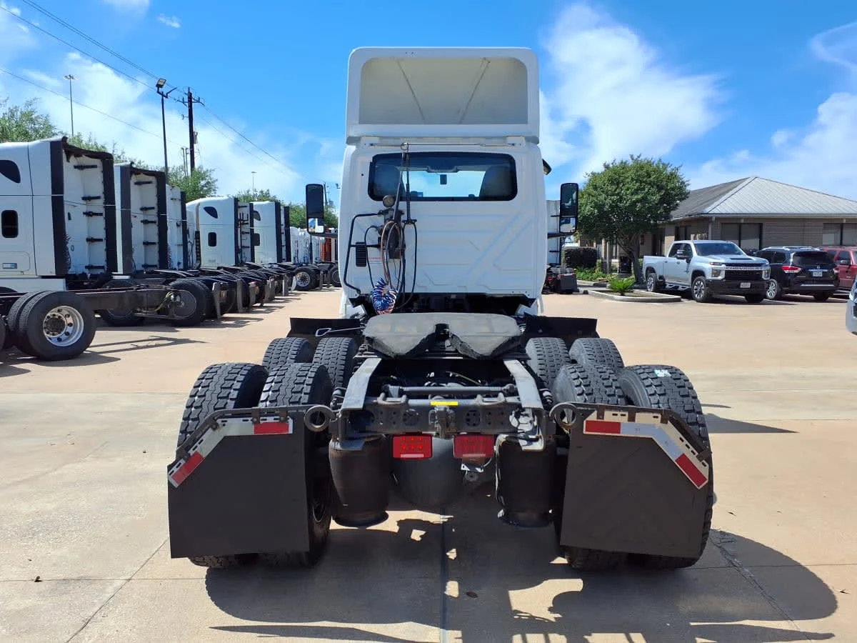 2020 International LT in Houston, TX — photo 5
