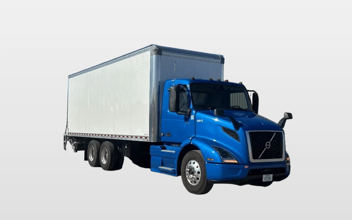 2025 Volvo VNR 640 - image 1