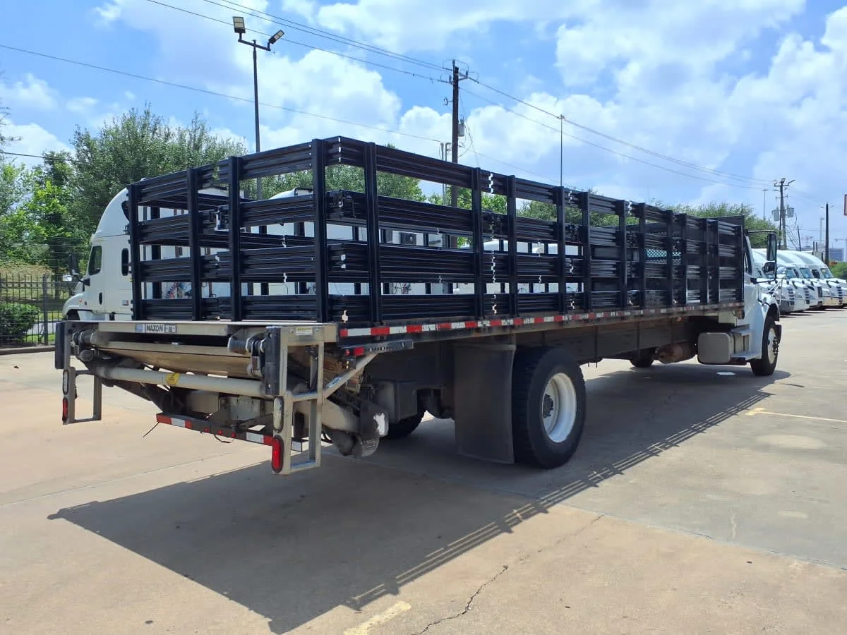 2020 Freightliner M2 106 in Houston, TX — photo 4