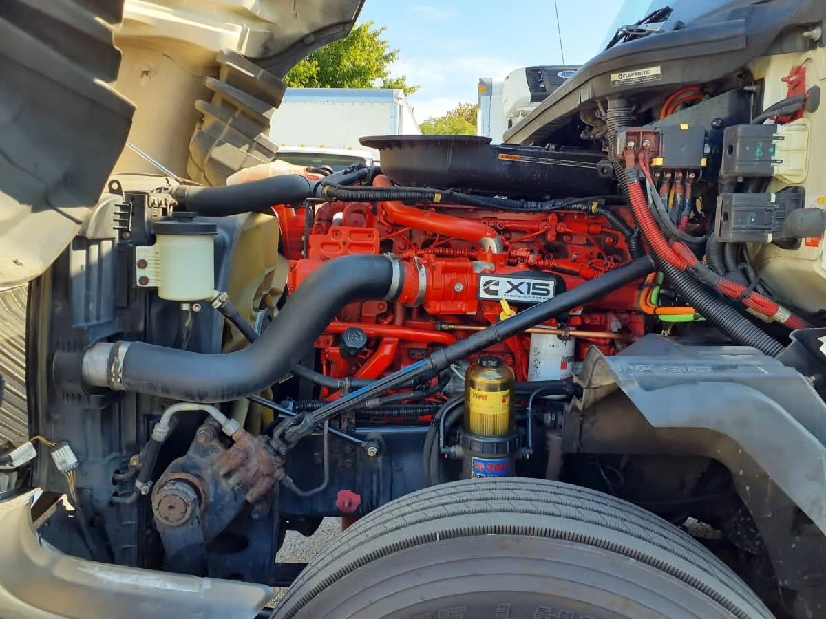 2020 International LT - image 9