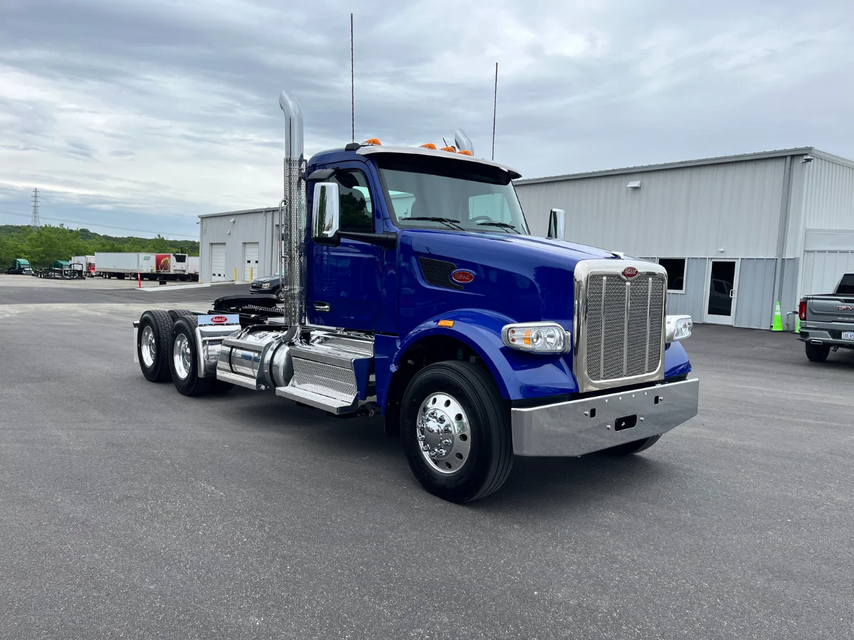 2027 Peterbilt 567 in Seaford, DE — photo 3