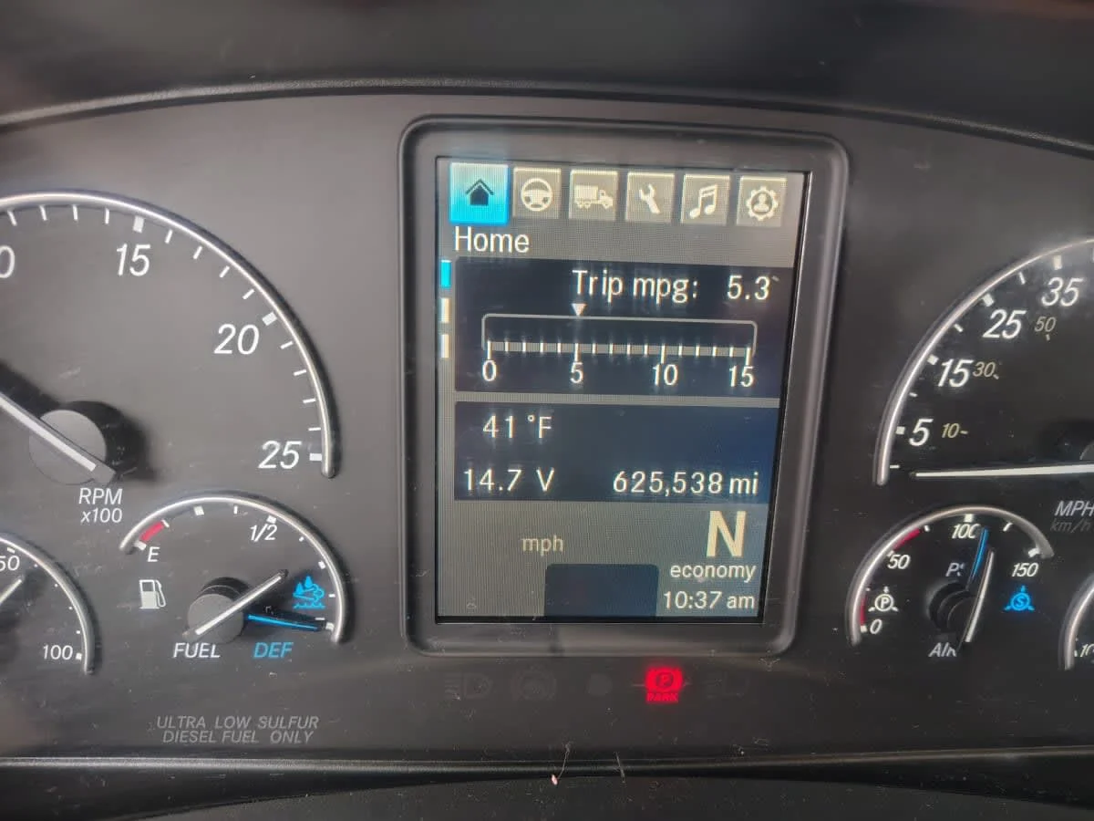 2019 Freightliner Cascadia in Allentown, PA — photo 9