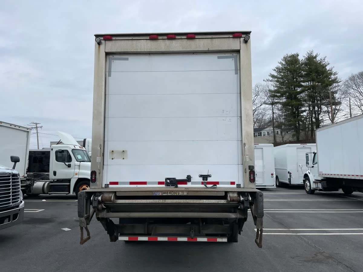 2018 Freightliner M2 106 - image 5