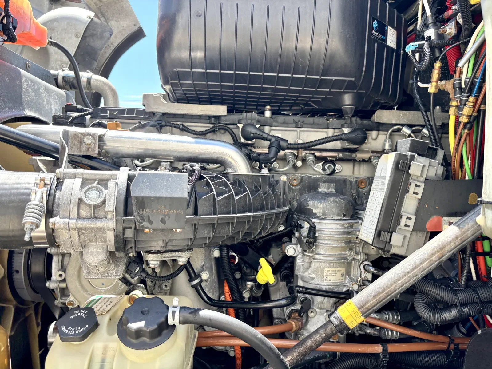 2016 Freightliner 122SD - image 13