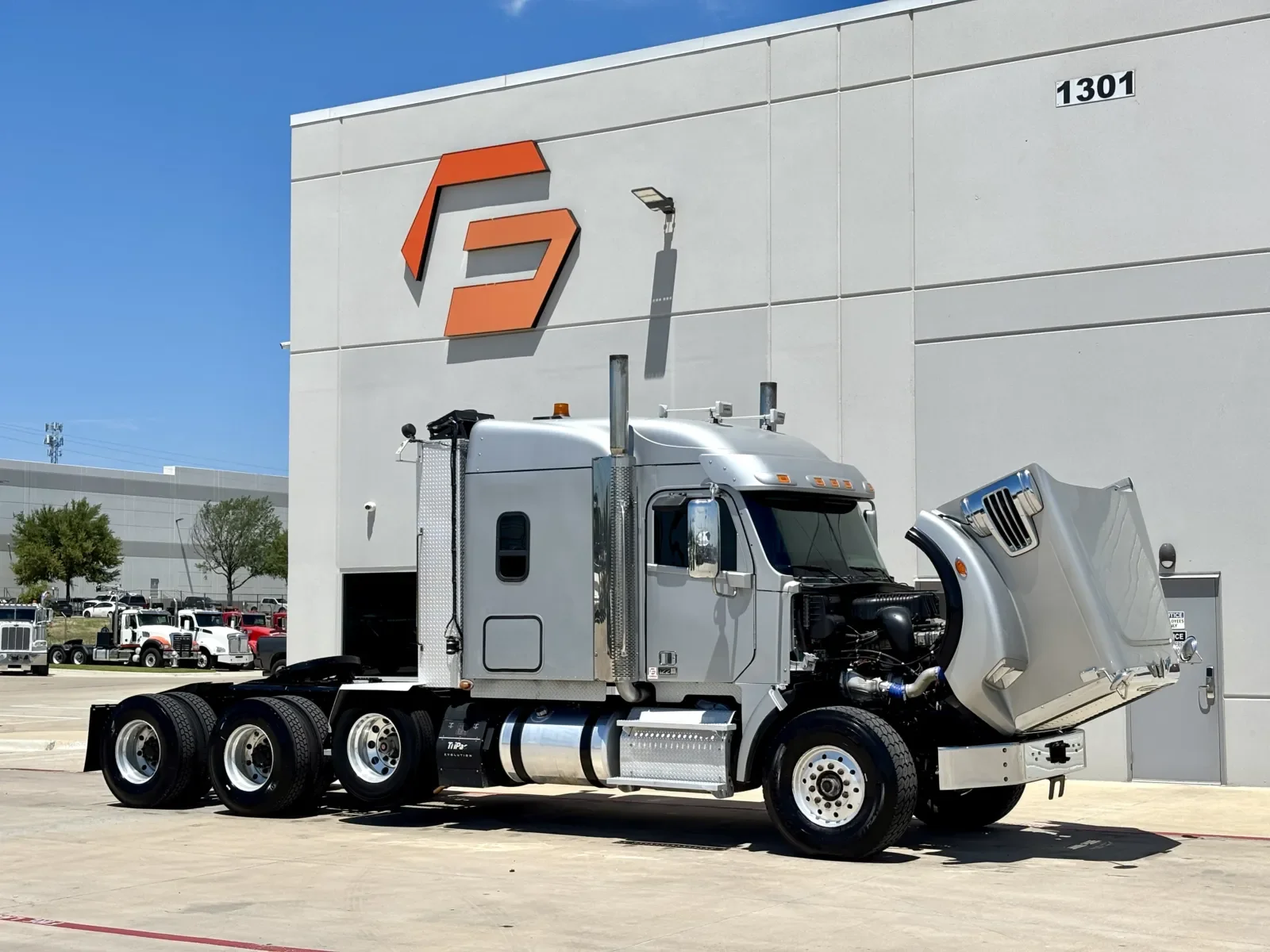 2016 Freightliner 122SD - image 9
