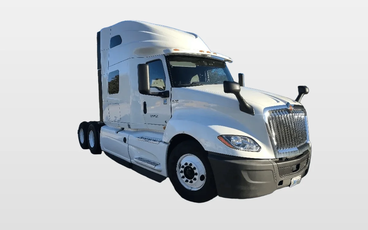 2022 International LT - image 1