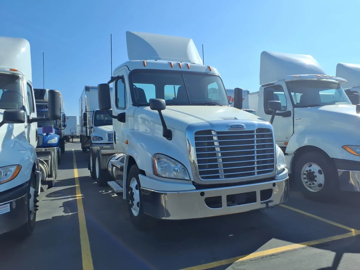 2018 Freightliner Cascadia in Taylor, MI