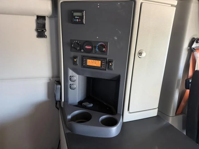 2021 Peterbilt 579 - image 24
