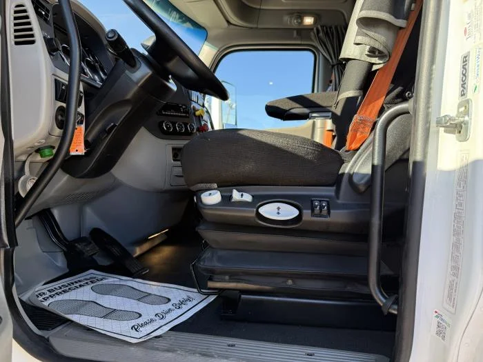 2021 Peterbilt 579 - image 36