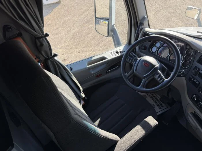 2021 Peterbilt 579 - image 33