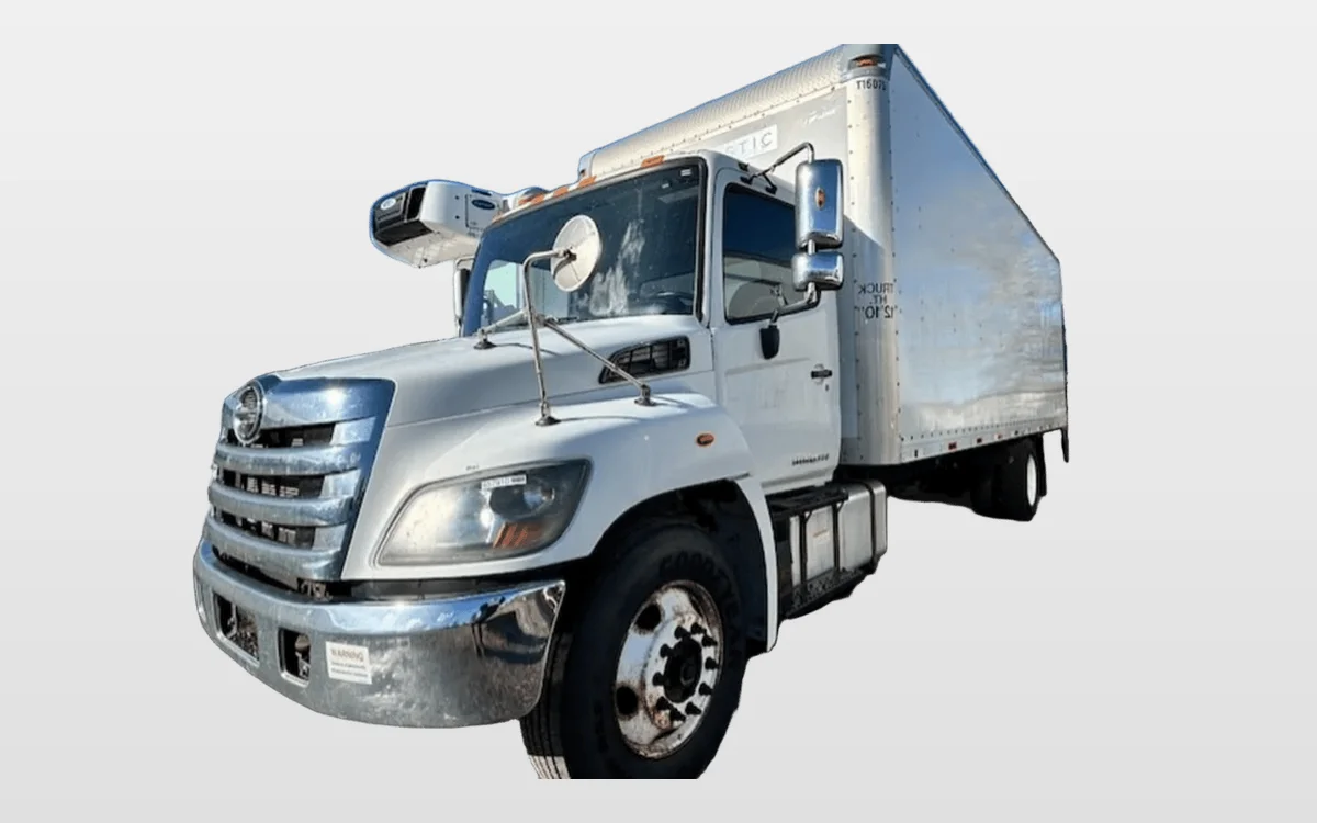 2016 Hino 338 - image 1