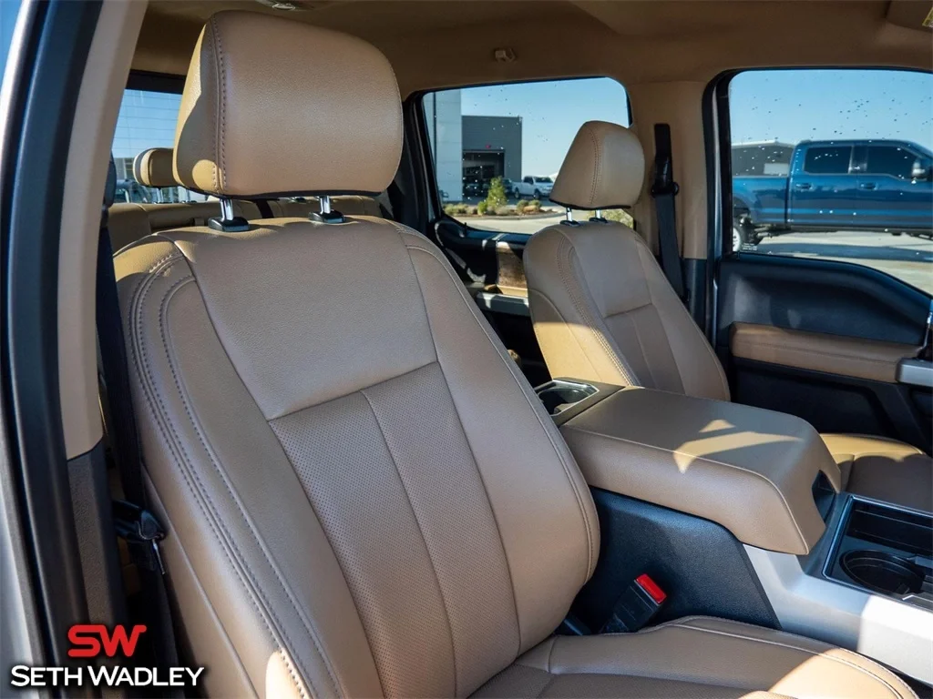 2022 Ford — photo 27