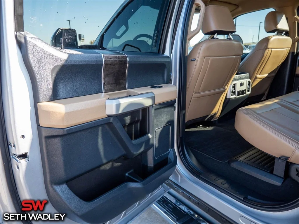 2022 Ford — photo 33