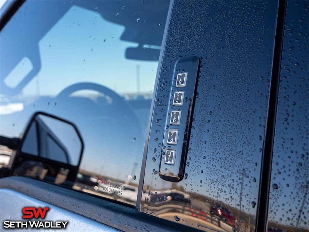 2022 Ford — photo 34