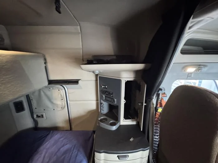 2022 Peterbilt 579 - image 15