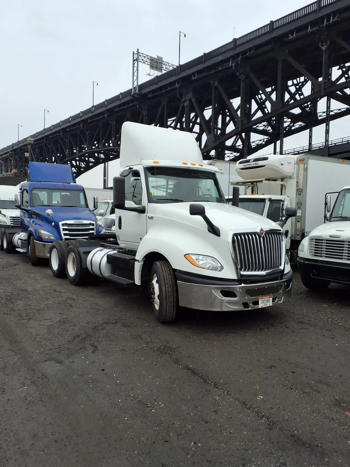 2019 International LT in Newark, NJ — photo 3