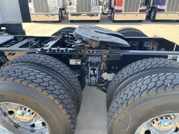 2021 Peterbilt 579 - image 12