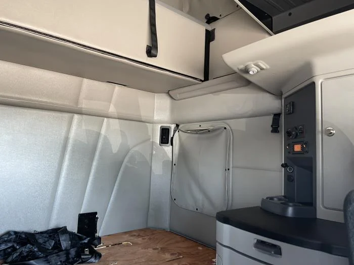 2021 Peterbilt 579 - image 23