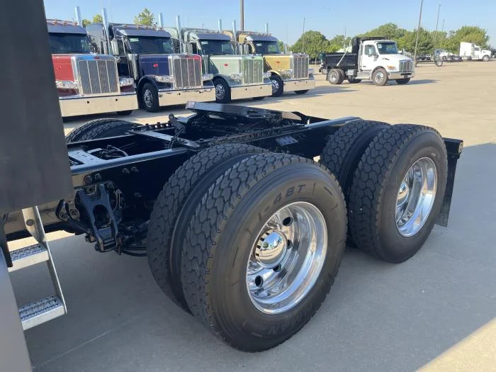 2021 Peterbilt 579 - image 14