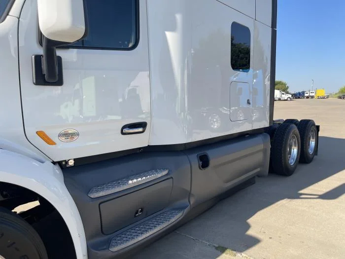 2021 Peterbilt 579 - image 15