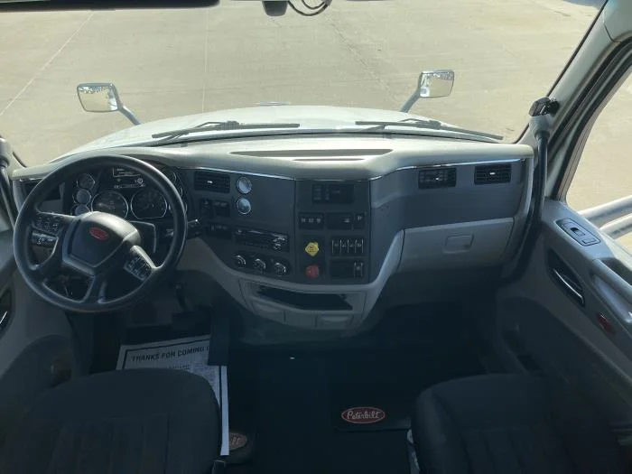2021 Peterbilt 579 - image 28