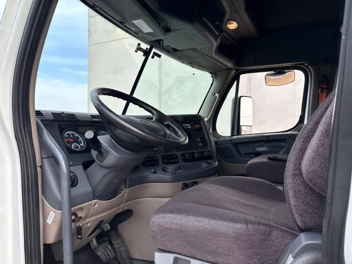 2020 Freightliner Cascadia in Oklahoma City, OK — photo 7
