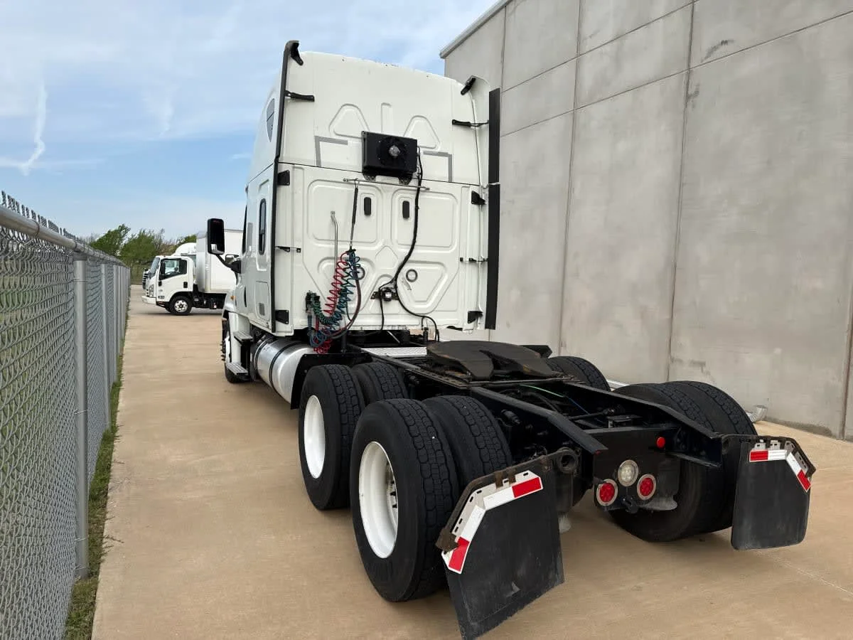 2020 Freightliner Cascadia in Oklahoma City, OK — photo 6