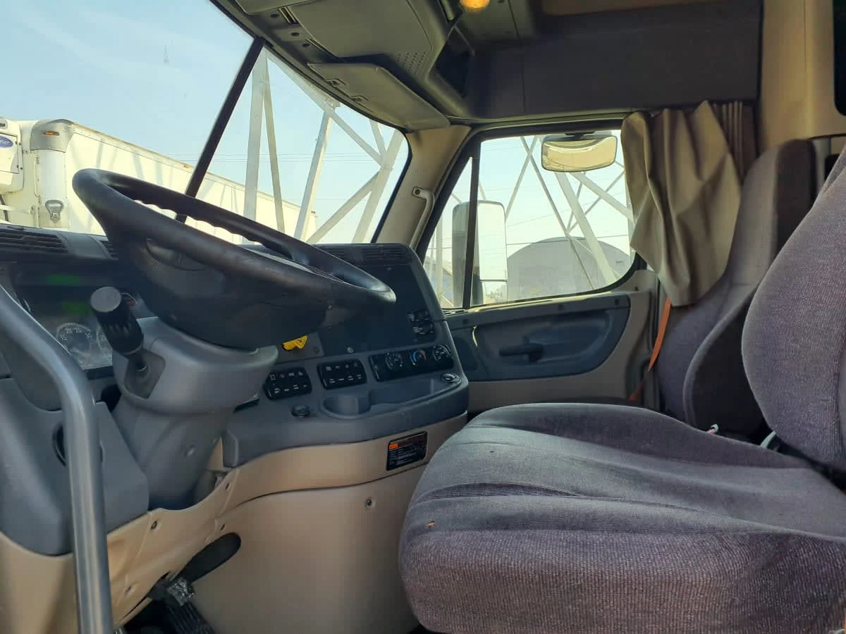 2018 Freightliner Cascadia in Indianapolis, IN — photo 7