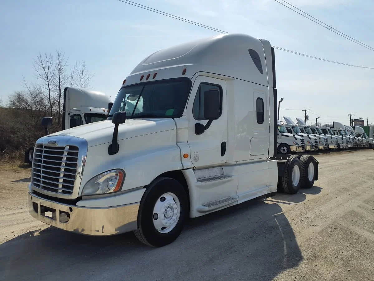 2018 Freightliner Cascadia in Indianapolis, IN