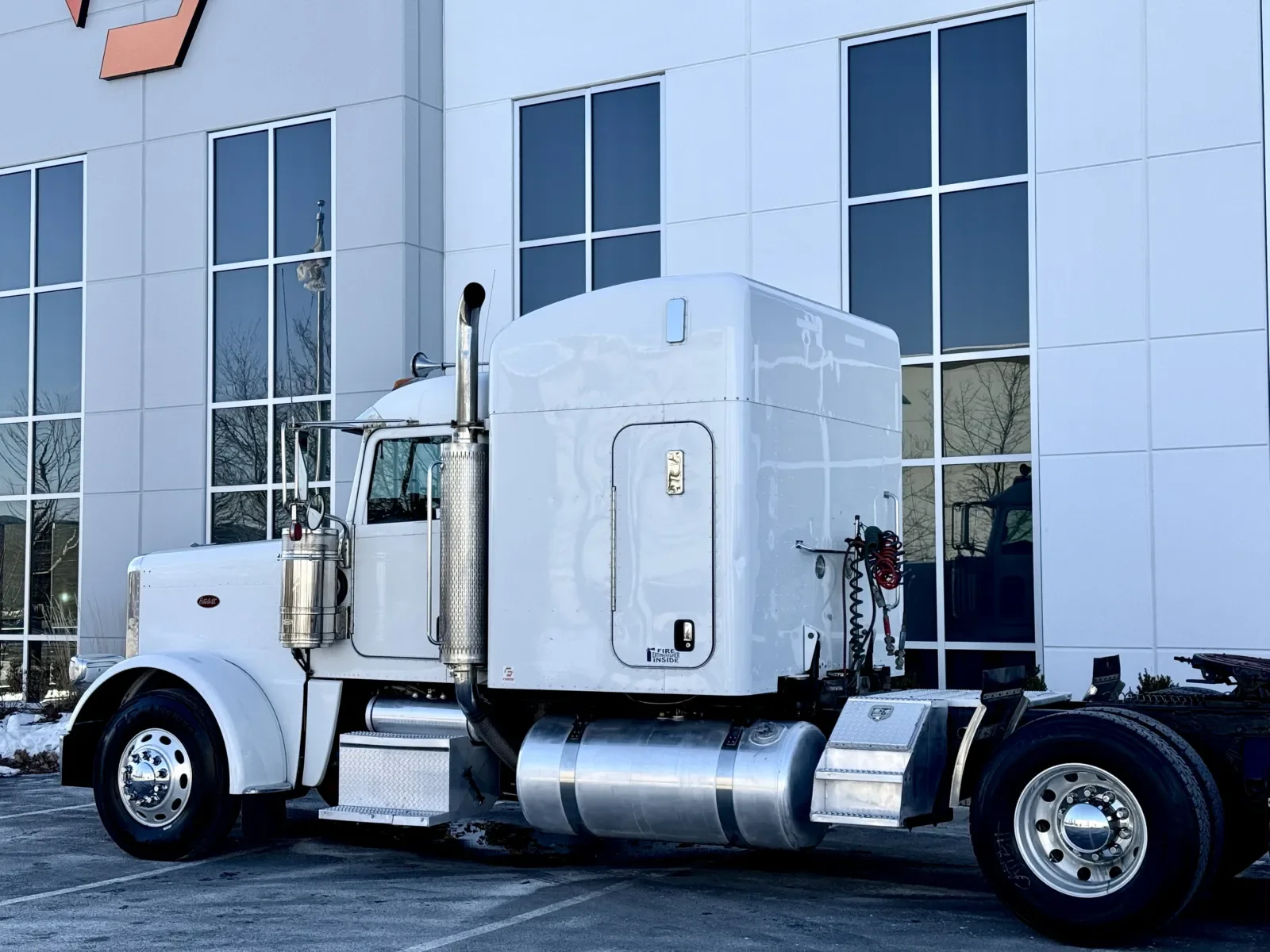 2014 Peterbilt 388 in New Lenox, IL — photo 8