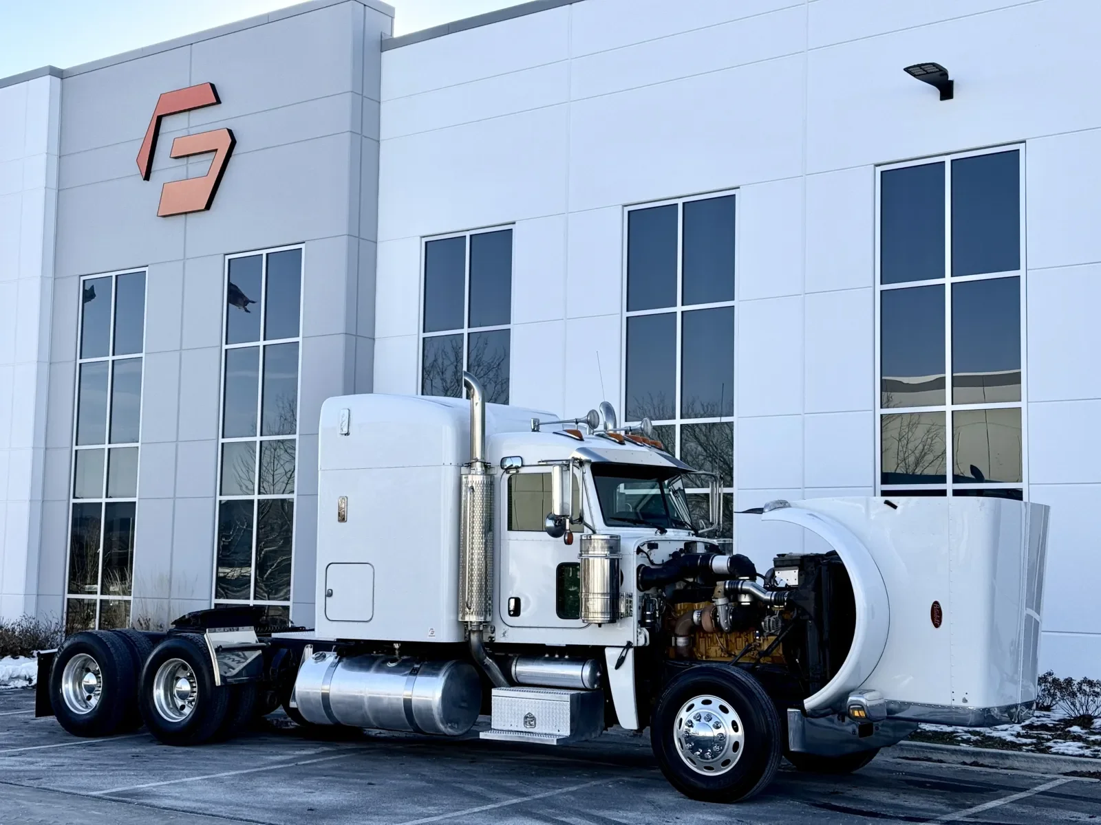 2014 Peterbilt 388 in New Lenox, IL — photo 9