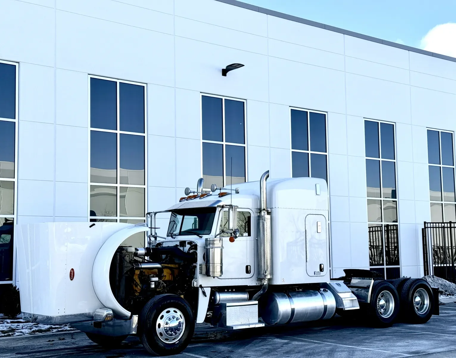 2014 Peterbilt 388 in New Lenox, IL — photo 10