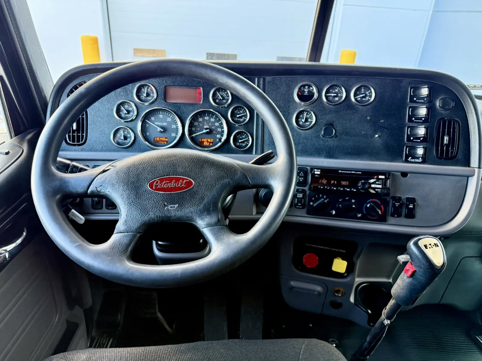 2014 Peterbilt 388 in New Lenox, IL — photo 16