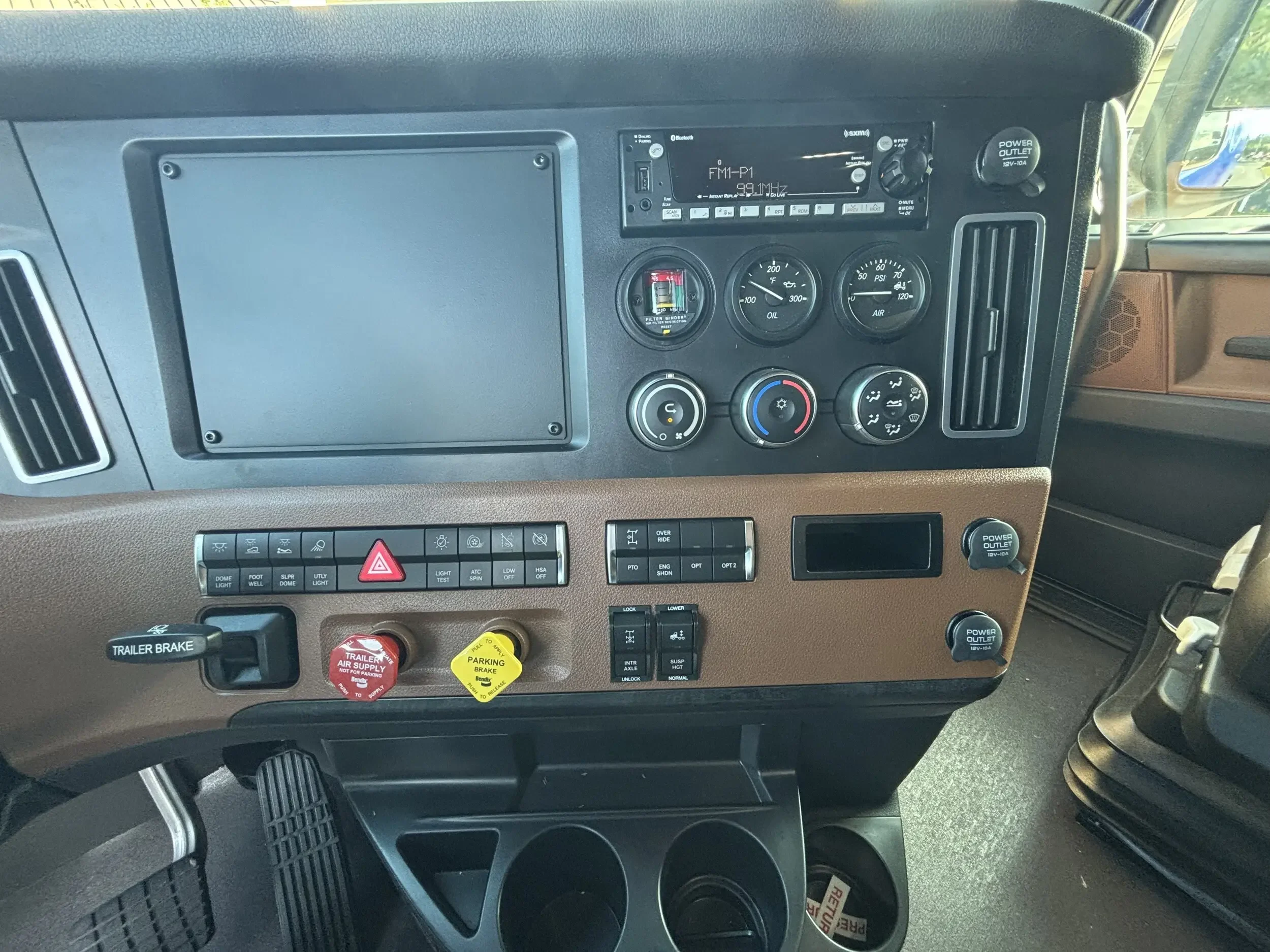 2026 Freightliner Cascadia - image 16