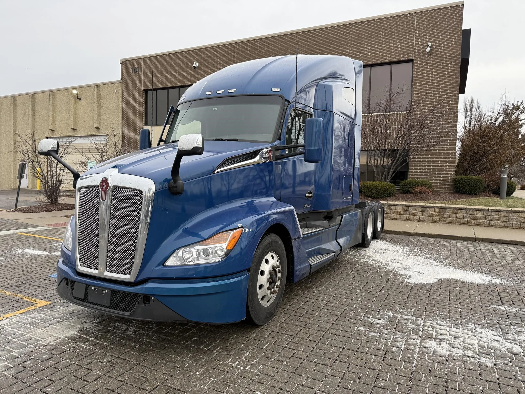 2023 Kenworth T680 in Wood Dale, IL, IL