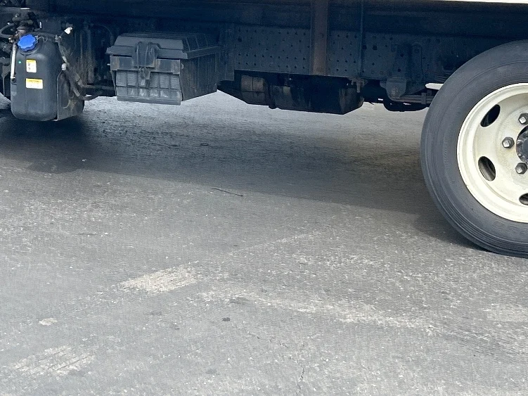 2022 Isuzu NRR in Montgomery, NY — photo 5